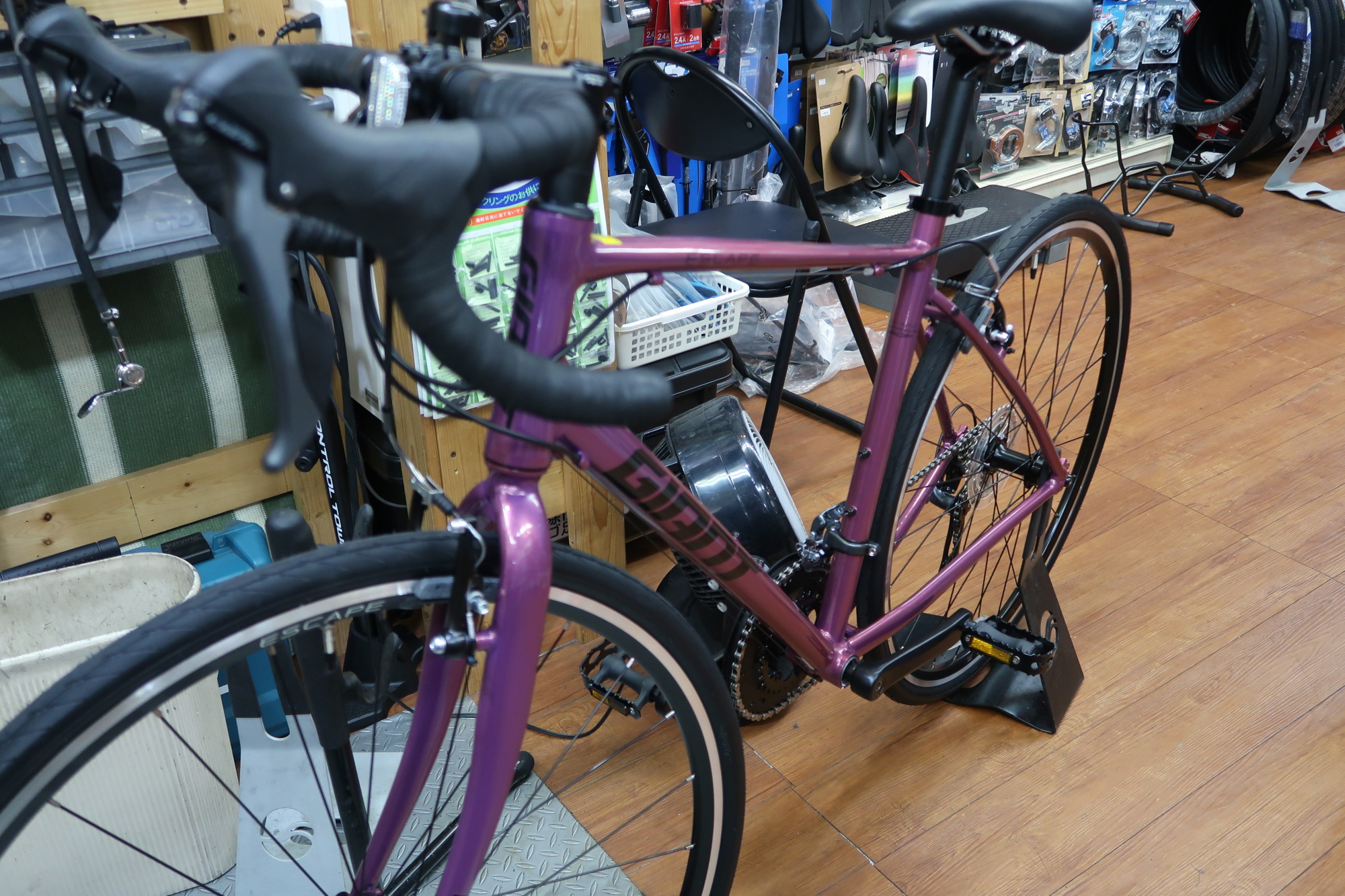 GIANT(ジャイアント) ESCAPE R DROP(エスケープ アール ドロップ) 2024