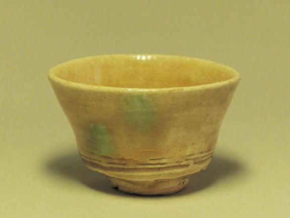 黄瀬戸ぐい呑み（たんぱん文）の詳細／陶器販売のたぬき窯