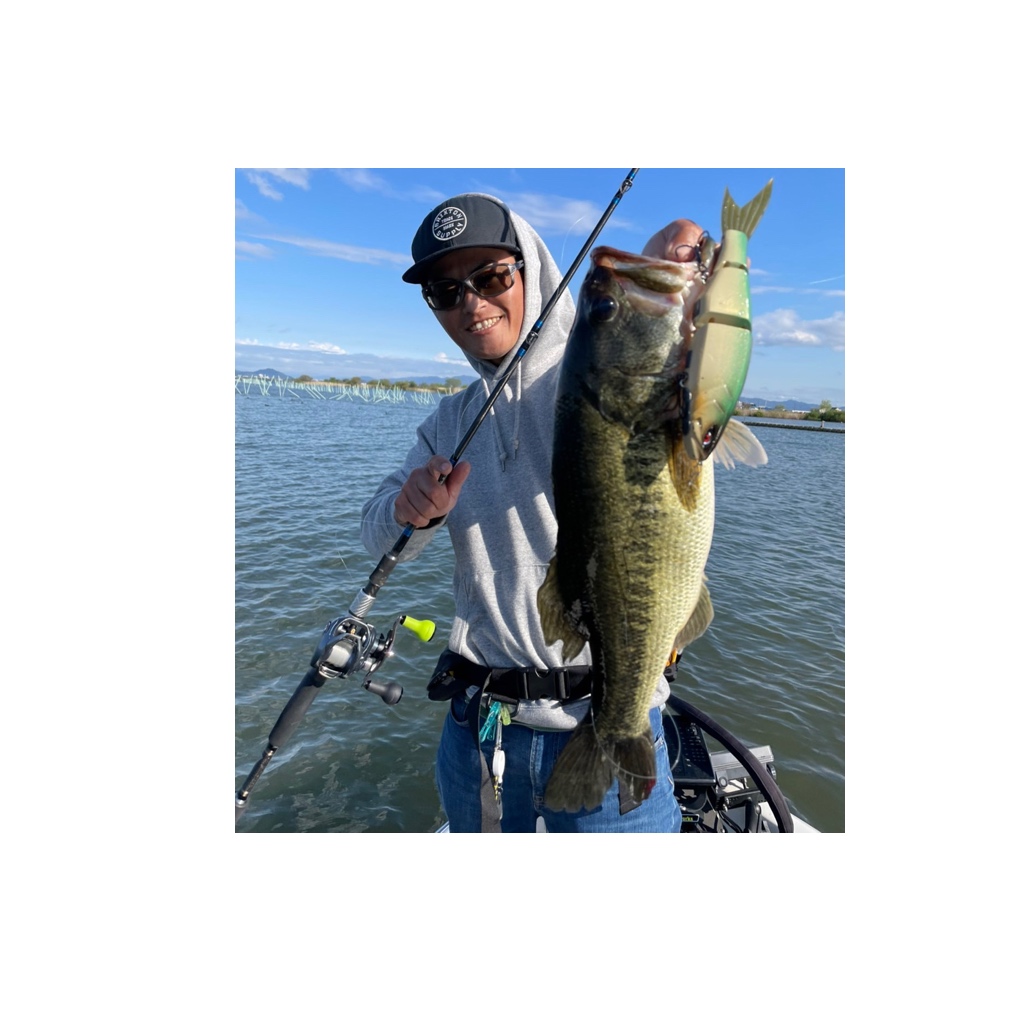 春のビッグベイトゲーム - 琵琶湖のバス釣りガイド ガイドサービスタナカ