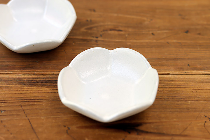 雅峰窯】7寸皿/しのぎ/白/（径 22.5cm） | 【丹波のイロドリ】丹波焼