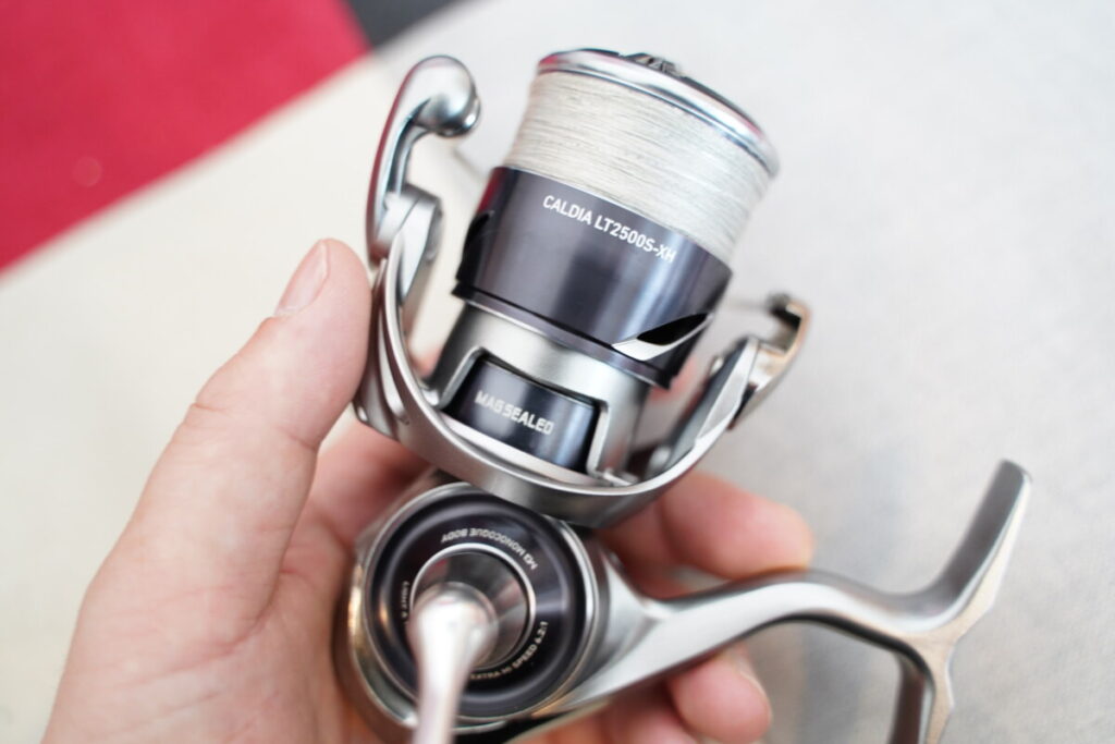 実釣レビュー】25カルディアLT2500S-XHをインプレ。どんなに人に