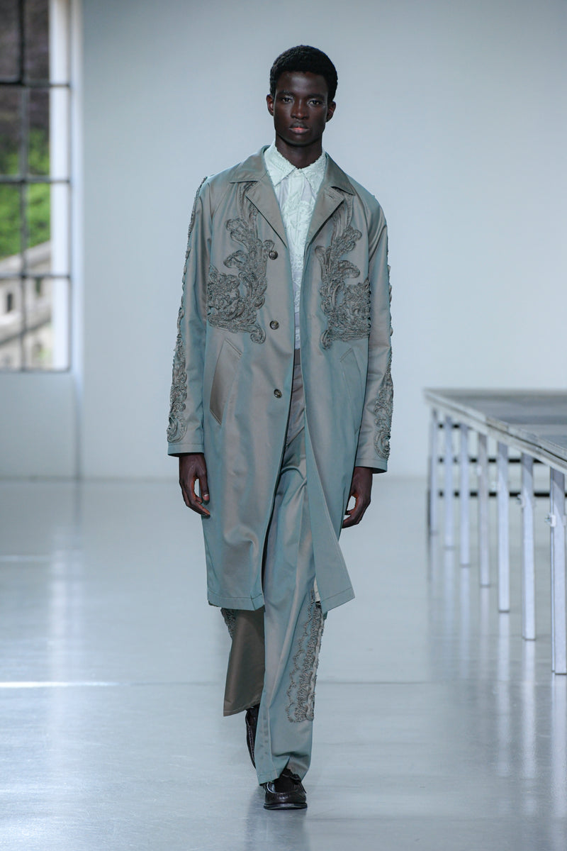 CHAMBRAY SCULPTURE BALMACAAN COAT – TAAKK