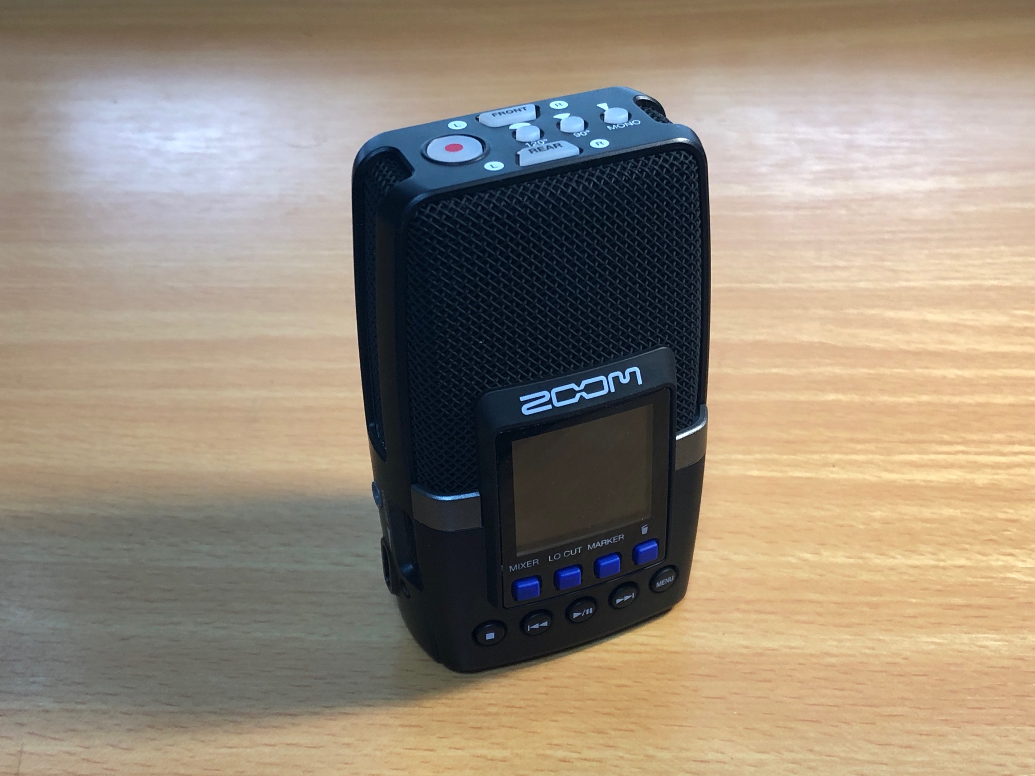 ZOOM H2 Essential を購入