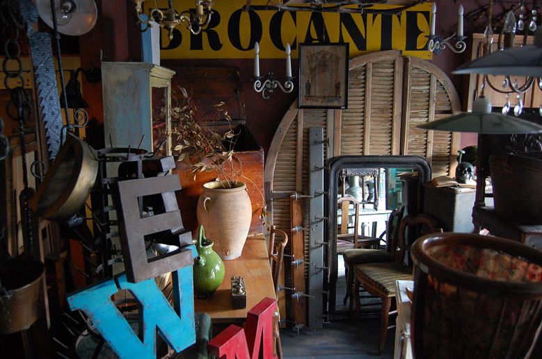 川崎に骨董品専門店街「VAN DES COLLECTION」オープン | タブルーム