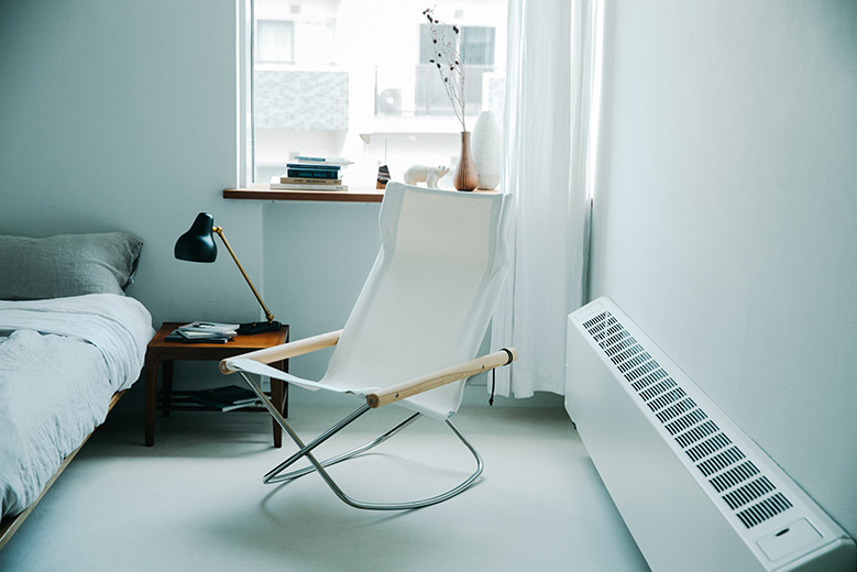 名作椅子「ニーチェアエックス」50周年記念モデル限定生産 | タブ