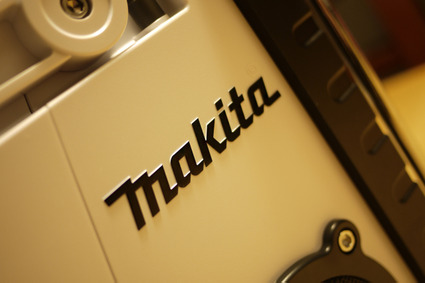 Makita MR100 充電式ラジオ: thp_blog
