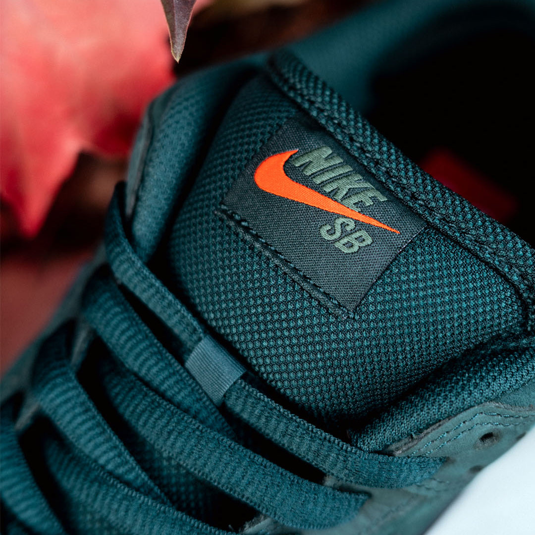 NIKE SB（ナイキ スケートボーディング）| NIKE SB DUNK LOW PRO ISO