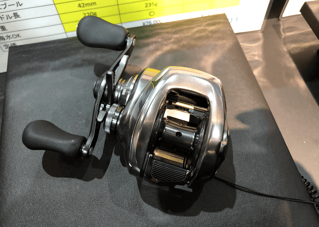 18バンタムMGL(リール)の巻き心地はカルコンに匹敵!?ロープロ最強