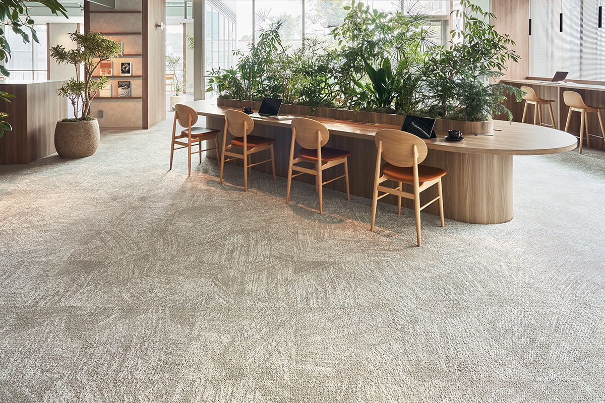 足元から上質な空間へ。カーペットの中高級シリーズ「TZ」から環境に