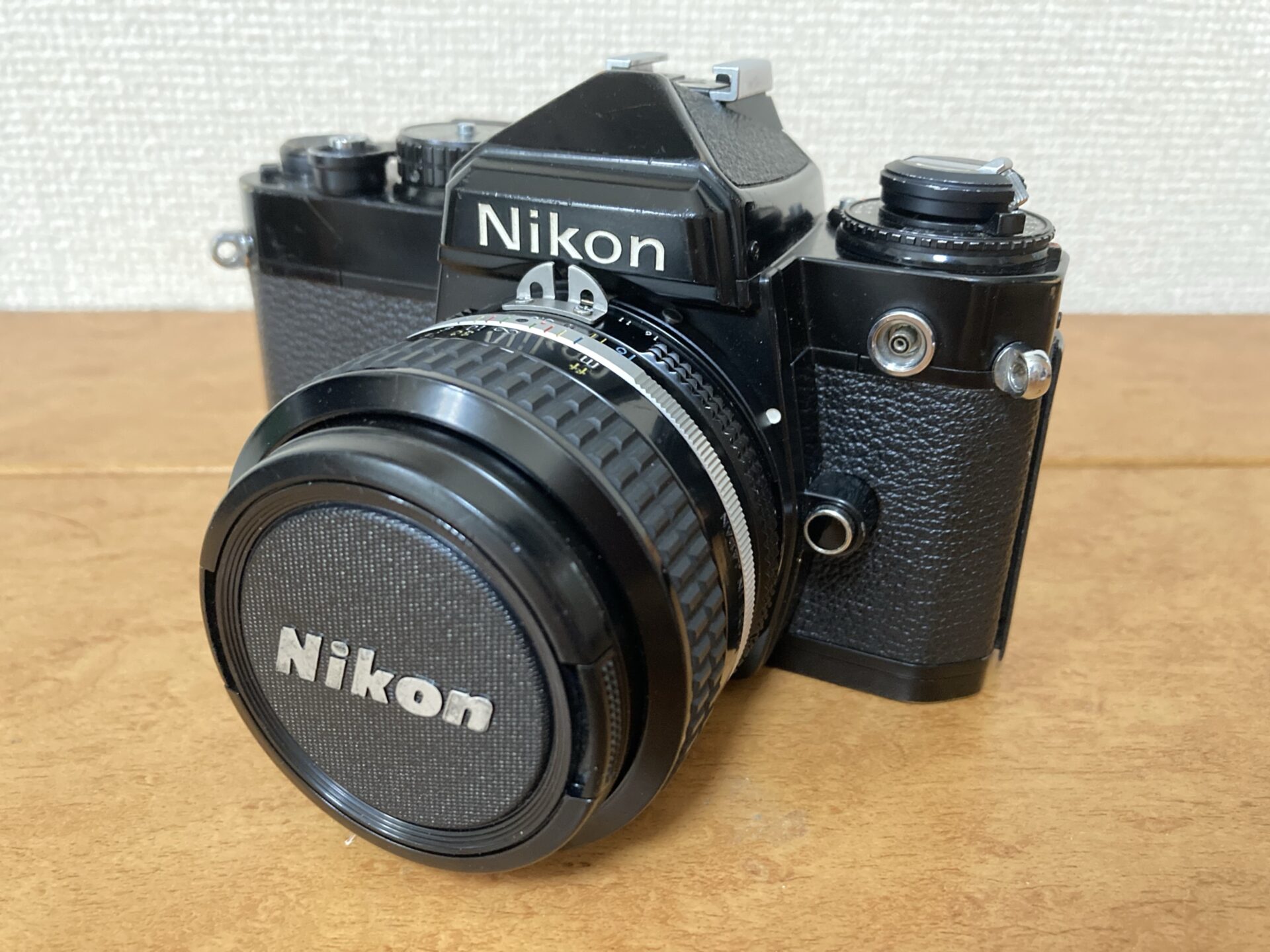 フィルムカメラの基本的な操作方法を「Nikon FE」を使って紹介します
