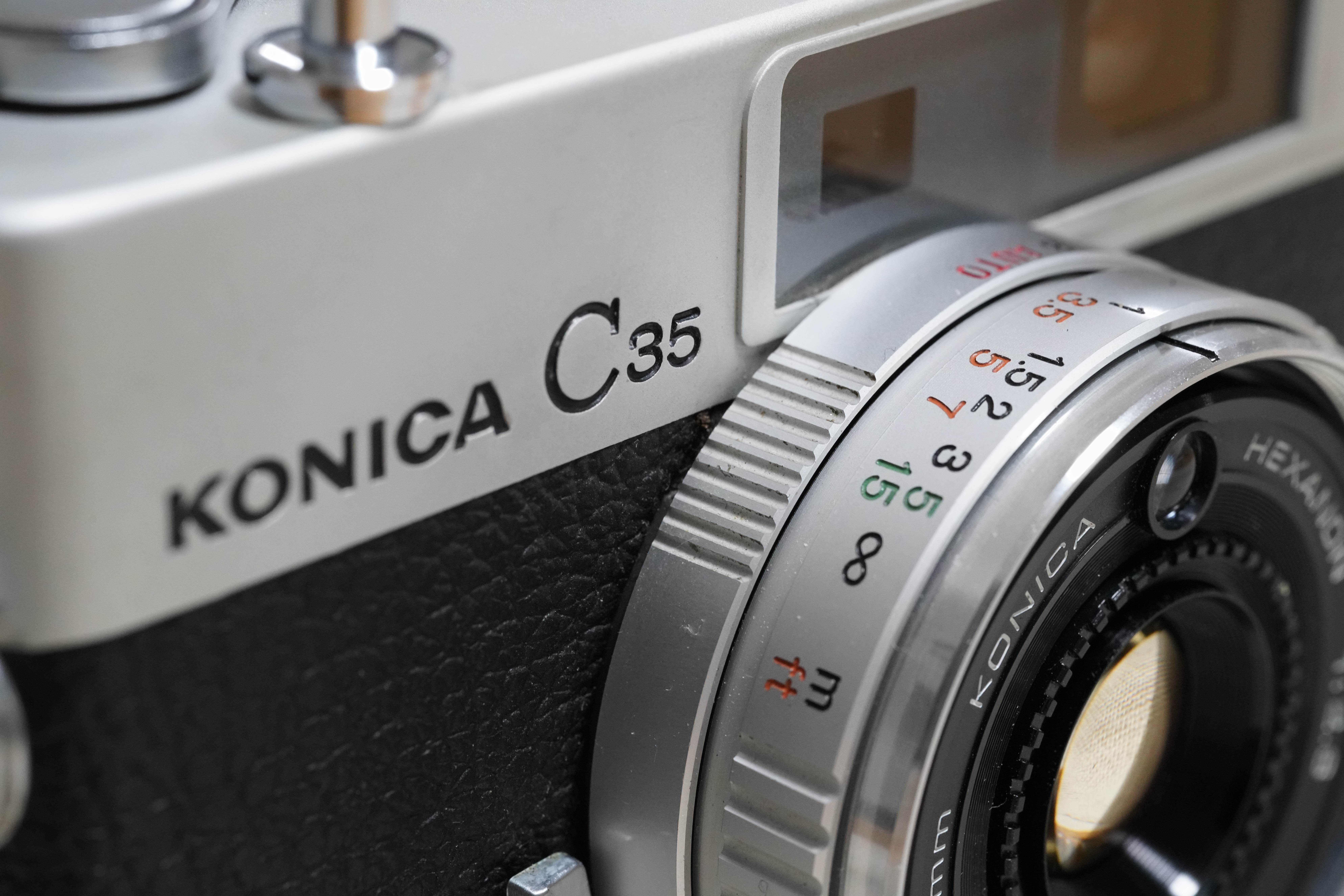 旅先に持っていきたいフィルムカメラ『Konica C35』レビュー