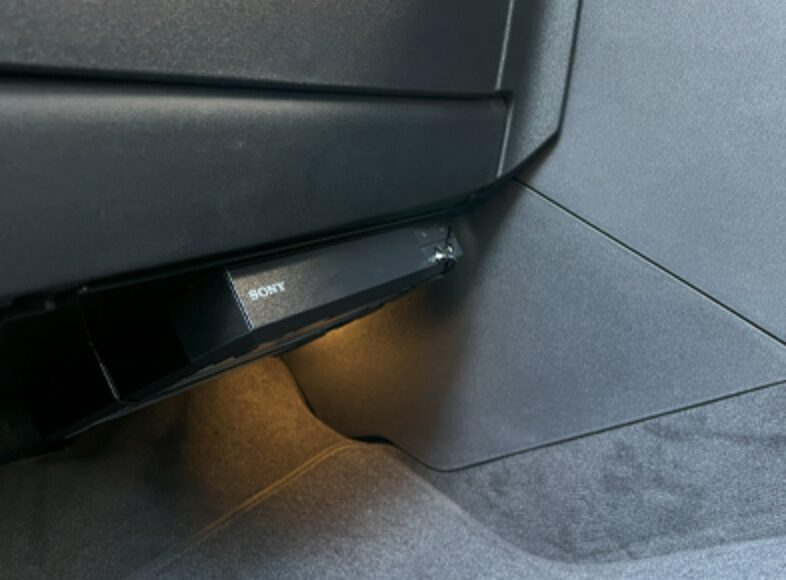 プジョー／シトロエンのナビを進化！車内エンタメ革命！HDMI入力新設で