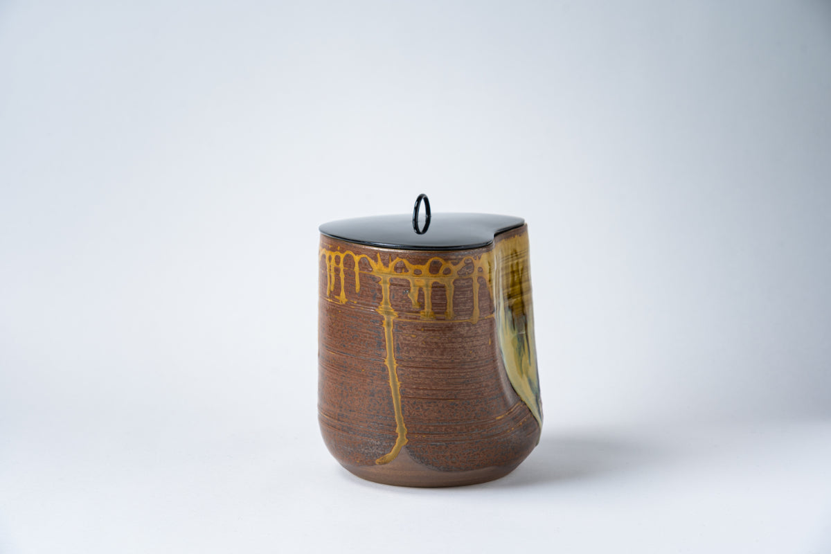 半月水指 十三代 髙取八山造 – 高取焼宗家