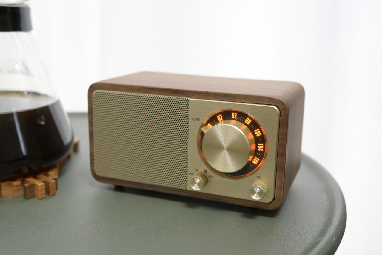 Sangean WR-301 レビュー｜高い質感と所有感。手のひらサイズのレトロ