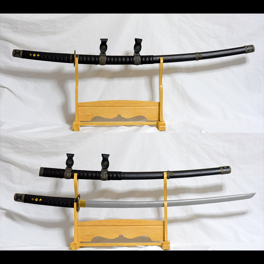 兜金太刀（黒） 拵え ｜太刀｜黒石目鞘・黒鮫黒糸柄・吊り金具・渡り