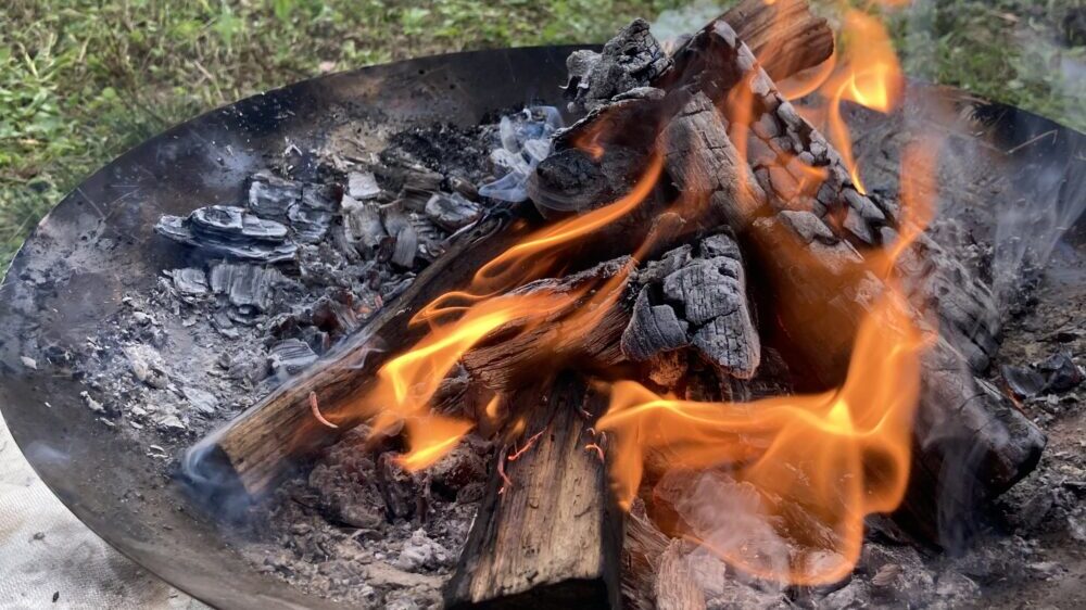 ファイアーディスクをレビュー！準備と片付けが楽々のシンプル焚き火台