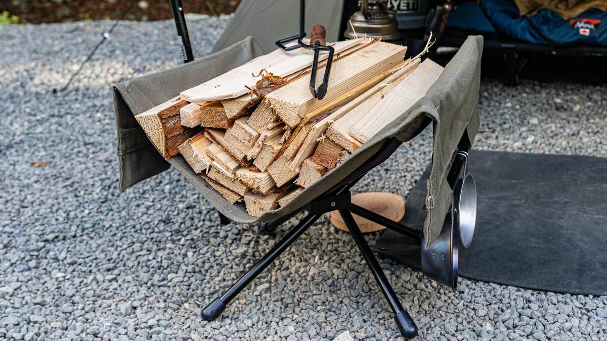 レビュー】尾上製作所×クイックキャンプのアイアン薪ラックがカッコ