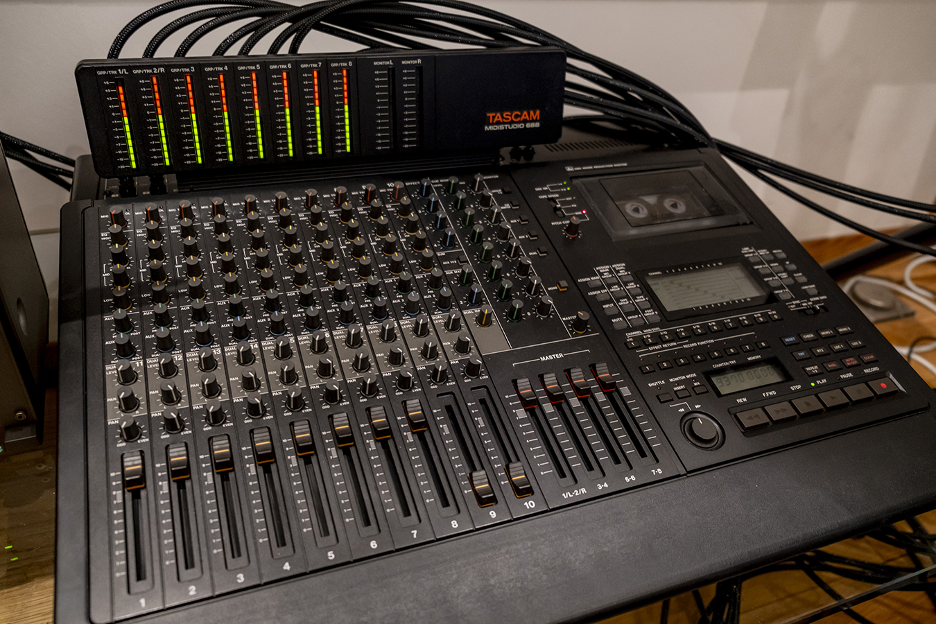 アナログ録音へのこだわり【磯貝サイモンさん密着取材】今なお活躍する