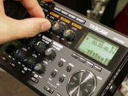 DP-008EX | 8トラック SD/SDHC MTR | TASCAM (日本)