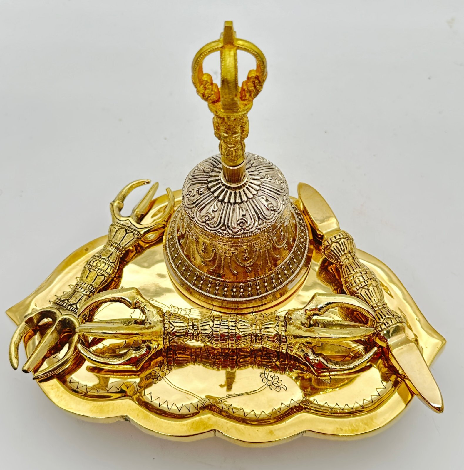 ◇チベット密教法具セット◇金剛盤&独鈷杵&三鈷杵&五鈷杵&金剛鈴