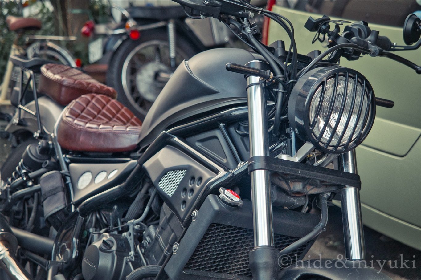 レブル250 カスタム】タイから輸入したブラウンダイヤカットのシートを