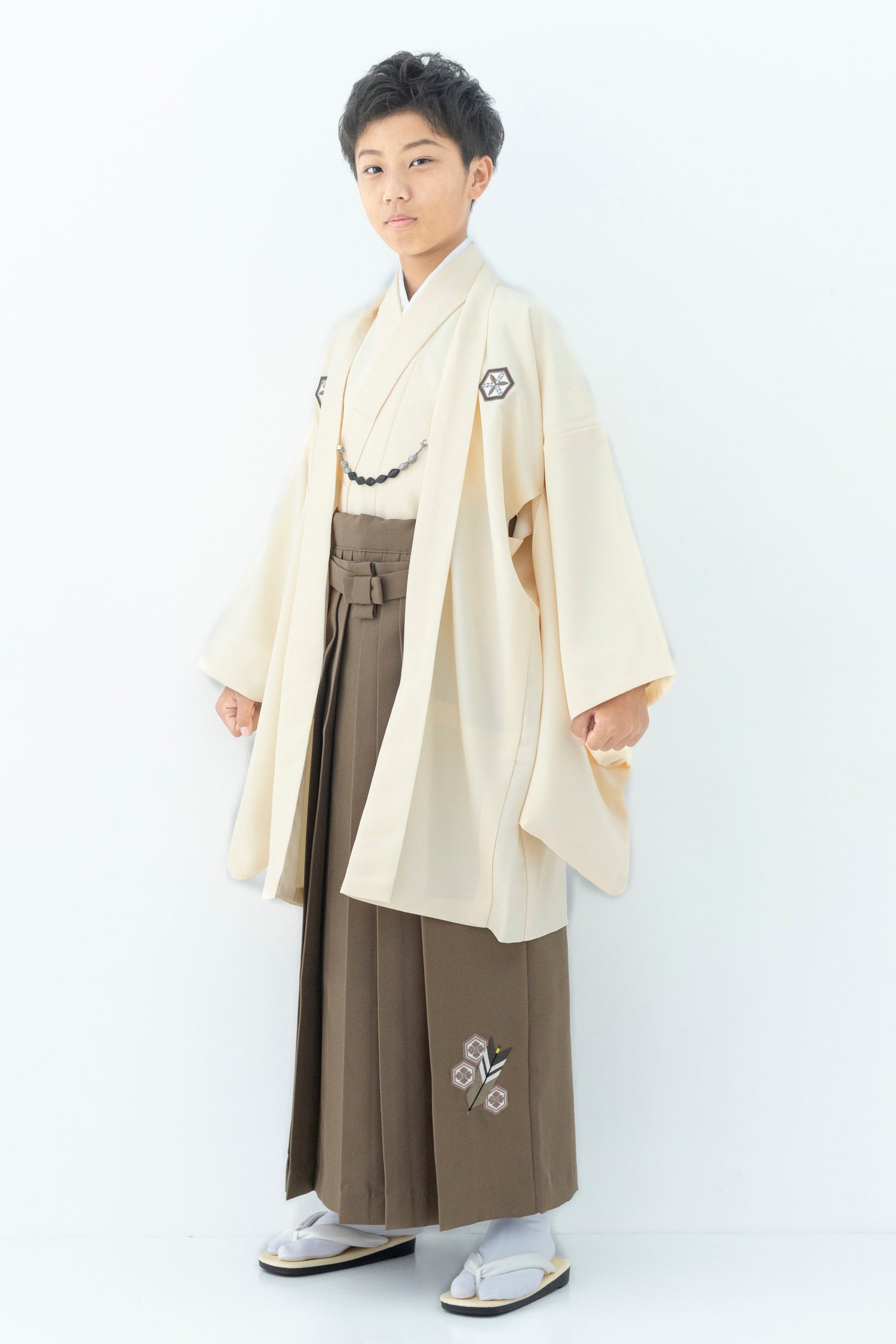 D1001 亀甲に矢絣/オフ×茶 【小学生男の子卒業式袴レンタル