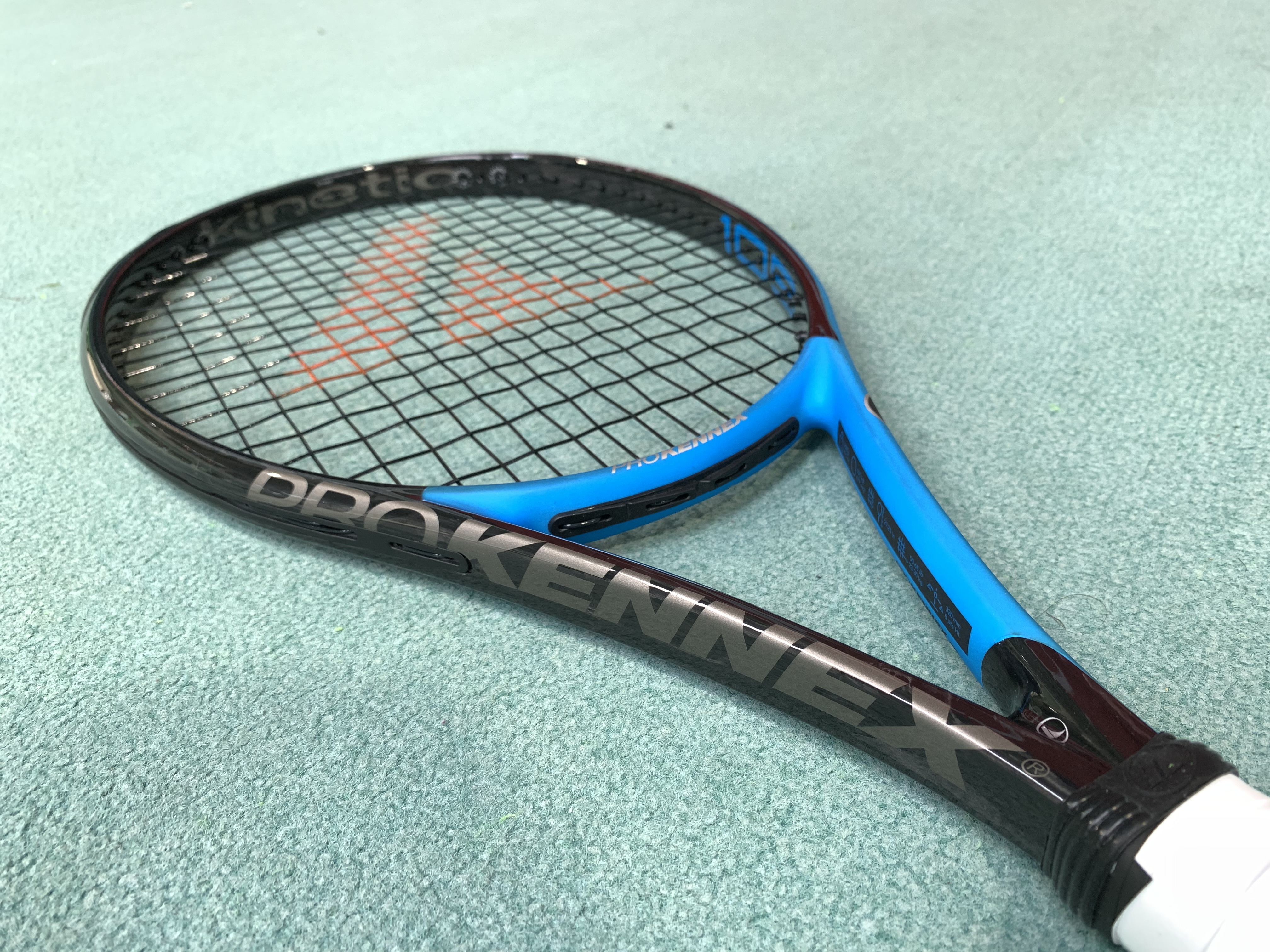 PROKENNEX】限定モデルのBLACK ACEに新たなスペックフェイスサイズ105