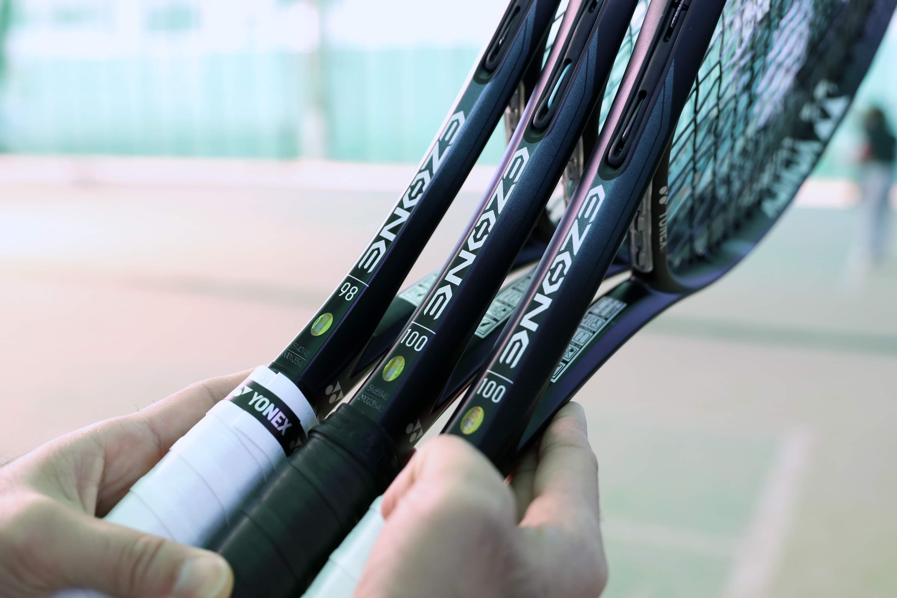 YONEX】新色アクアナイトブラックのEZONEをカスタムフィット！各々が