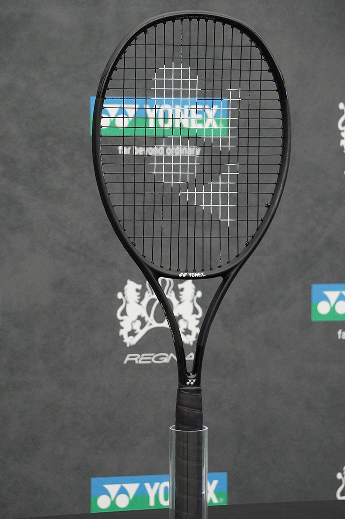 コンセプトどおりの高級感！ヨネックスの『REGNA』新デザインは珠玉の