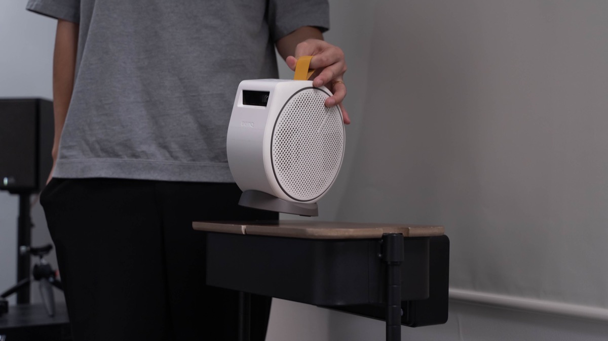 BenQ GV30レビュー！天井投影が可能なモバイルプロジェクター