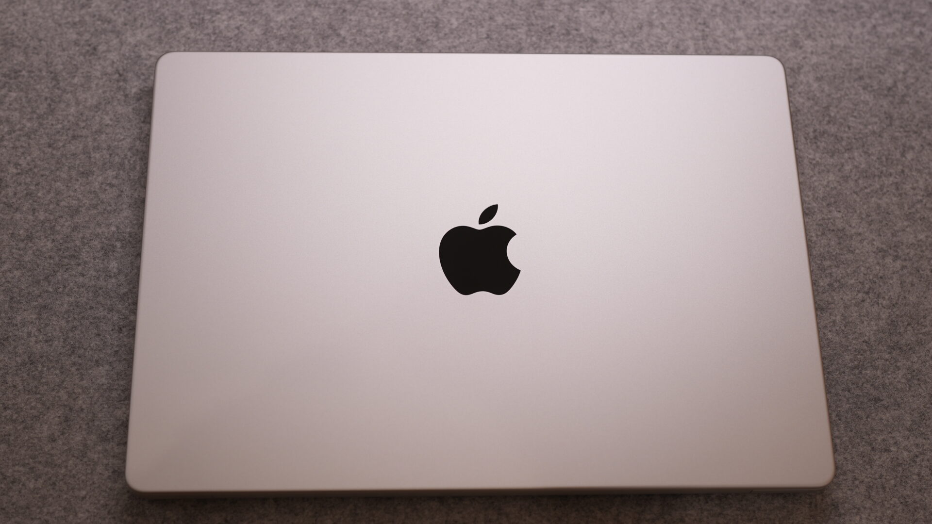 Q*Q様 MacBook Air シルバー m1 8c 8gpu 16MB 51 【公式通販】