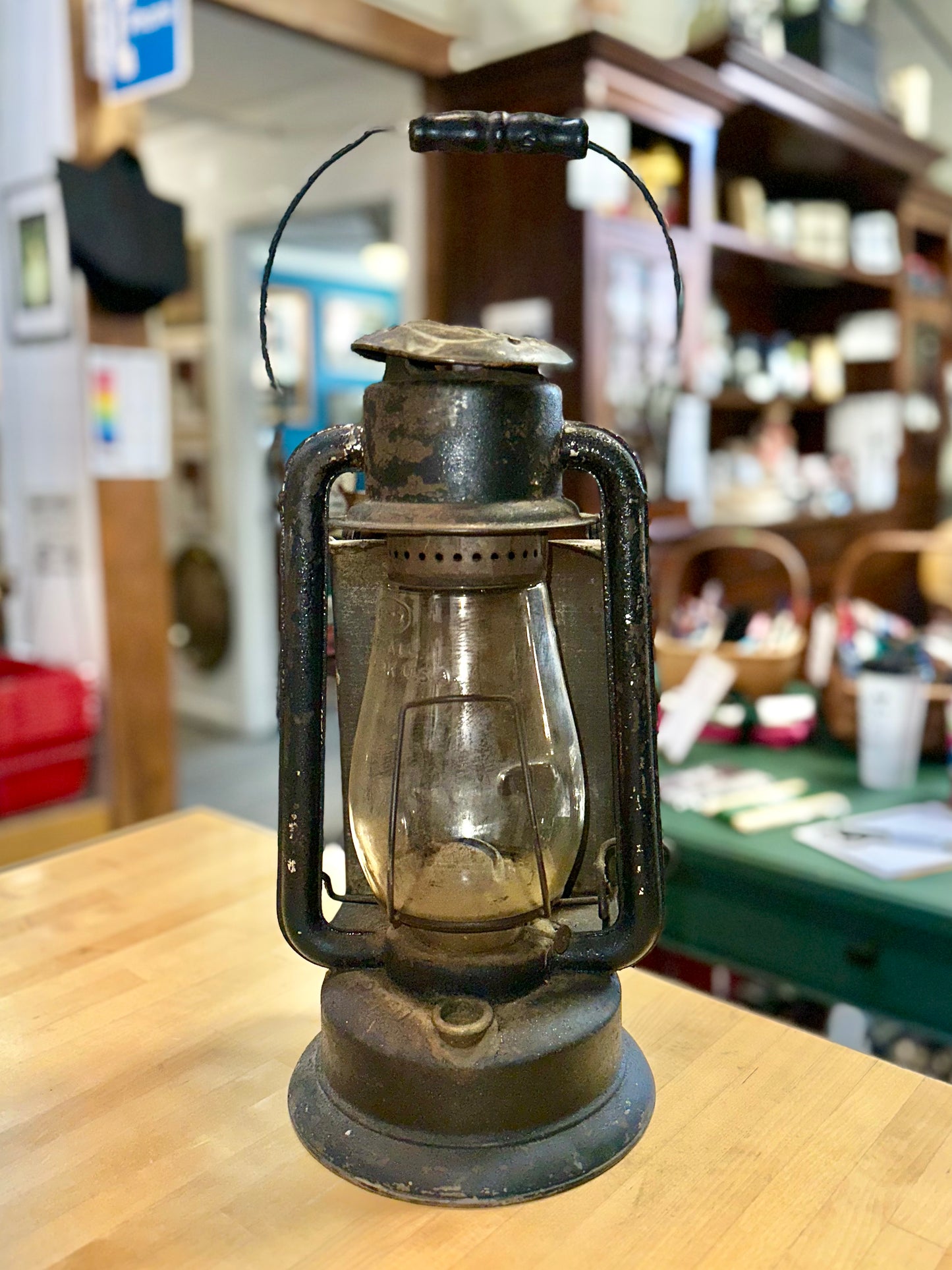 Vintage Dietz No. 2 D-Lite Kerosene Lantern – Railroad or Barn