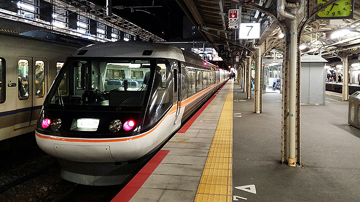 特急しなの用383系が中央東線 小淵沢へ、9月に1往復運転 | 旅と