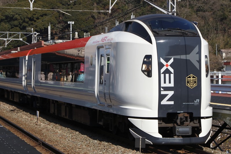 E259系、最後の旧デザイン『マリンエクスプレス踊り子』号で巡る車両