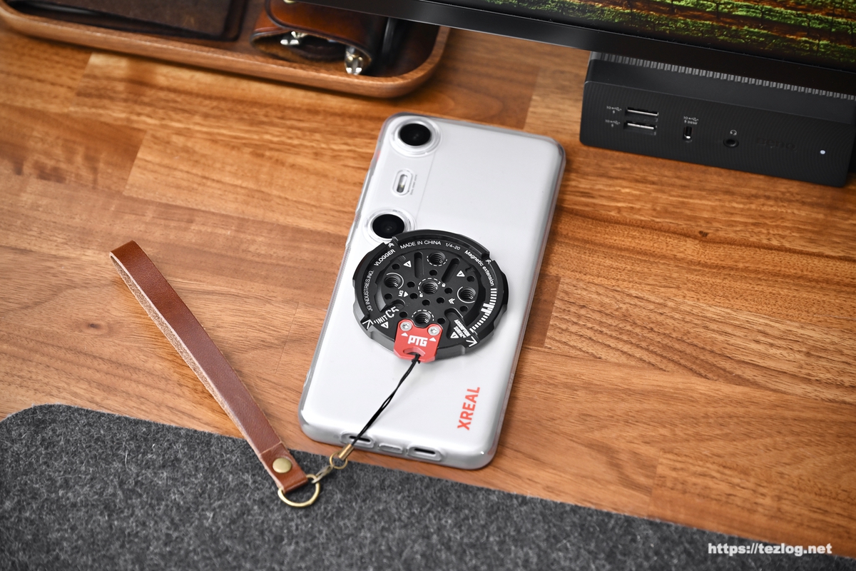 XREAL Beam Proにストラップを付ける方法。ハンドストラップから