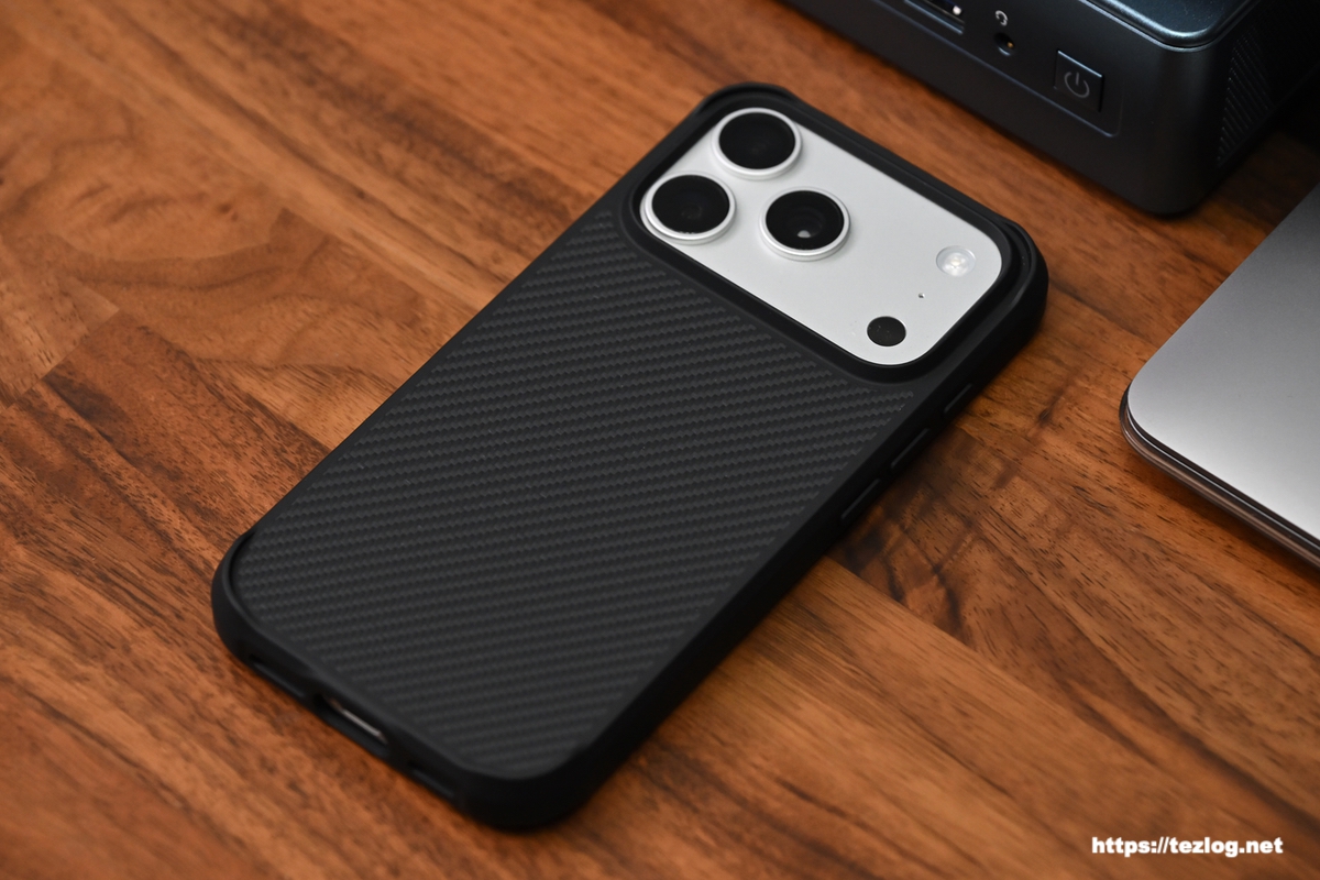 PITAKA ProGuardケース レビュー。タフなデザインもかっこいい