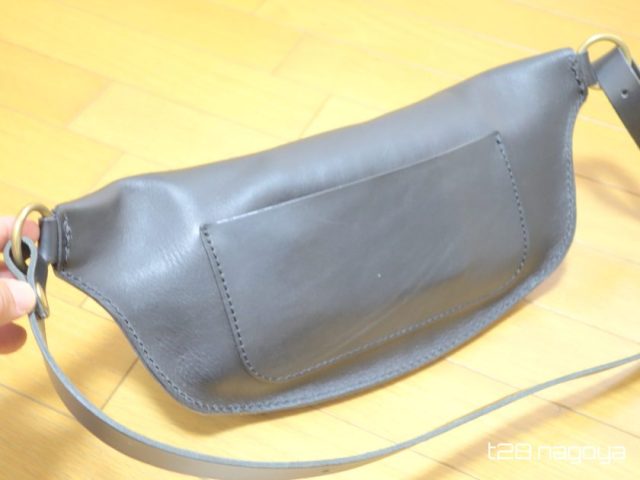 HERZ（ヘルツ）】F-5立体マチ・ボディバッグは、大人向きでシンプル