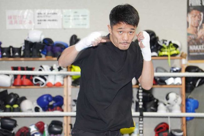 中谷潤人が統一戦仕様の新シューズ公開 愛称の