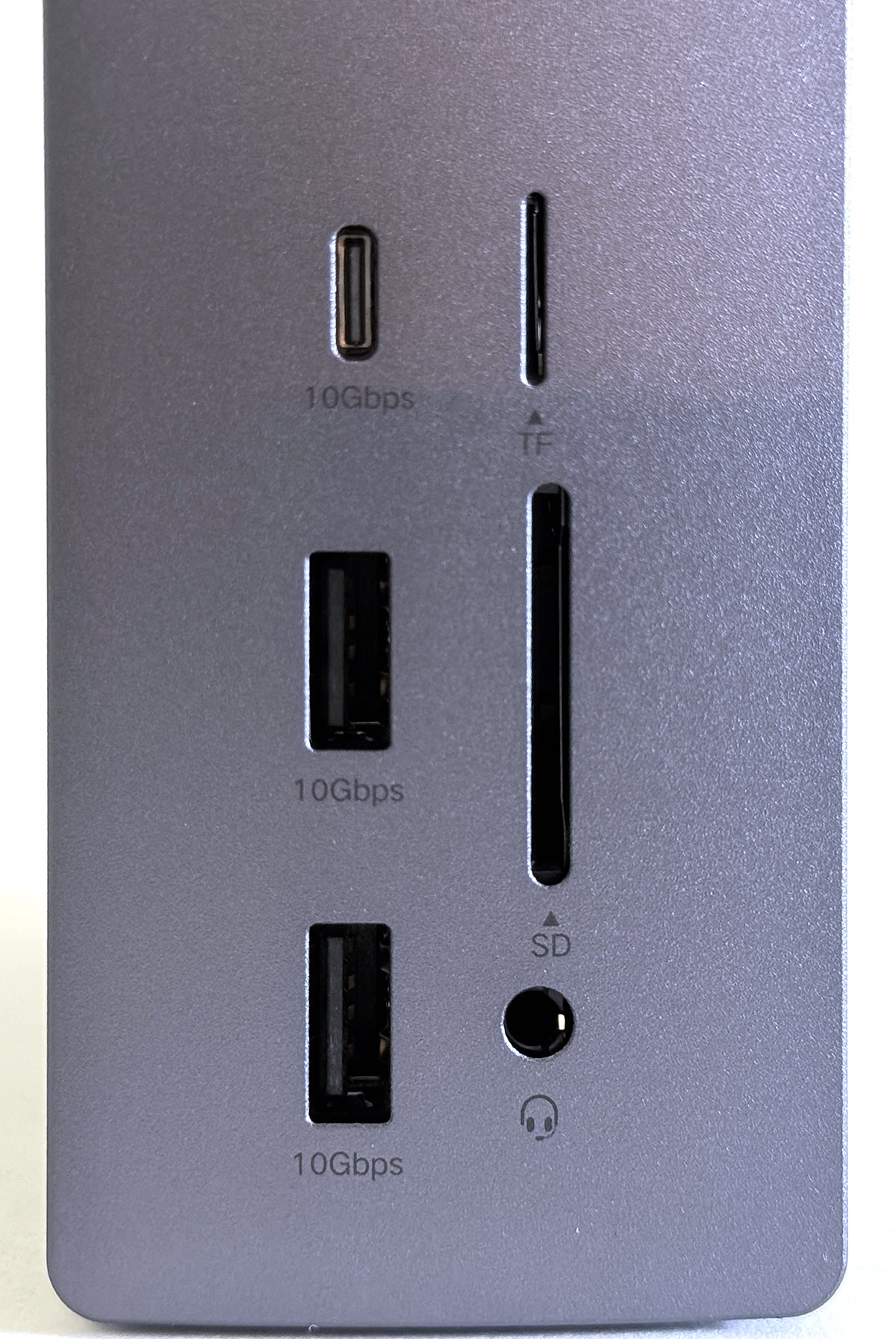 UGREEN Revodok Max 213 Thunderbolt 13-in-1 Docking Station review