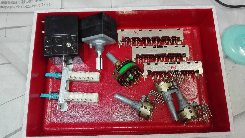 Pioneer A-717 [1]：◇ゆる～いオーディオ修理の追憶（その51：腰が