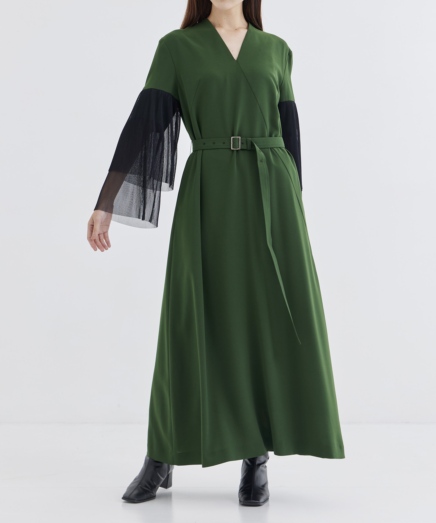 別注 Tiia pleats sleeve dress｜AKIRANAKA（アキラナカ）正規取り扱い