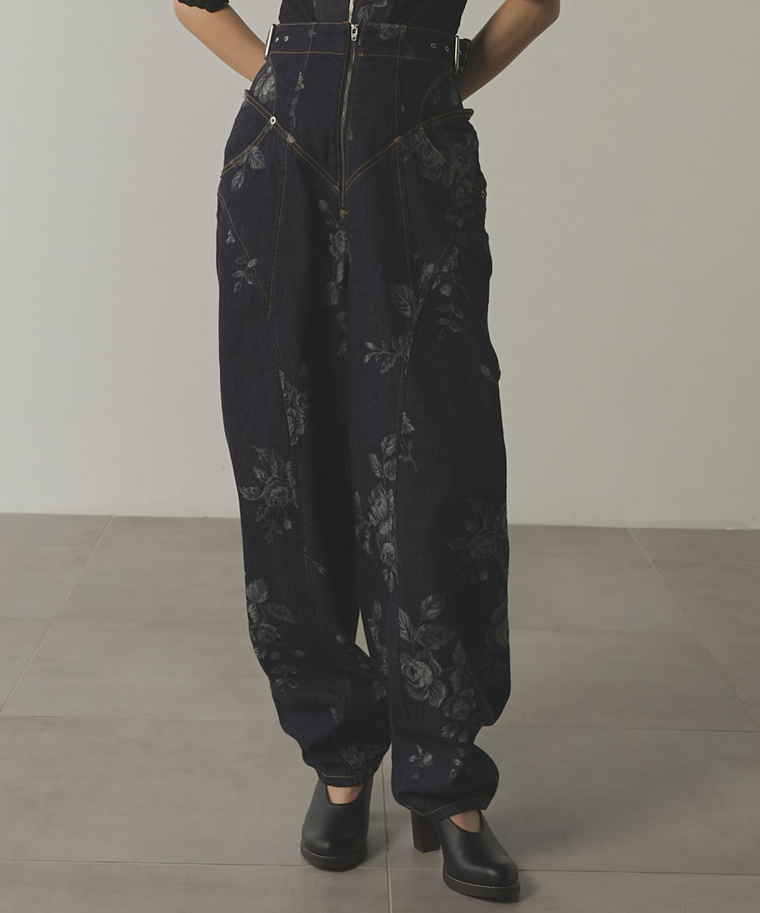 ROSE DENIM HIGH-WAIST JEANS(1 BLUE): FETICO: WOMENS｜THE TOKYO