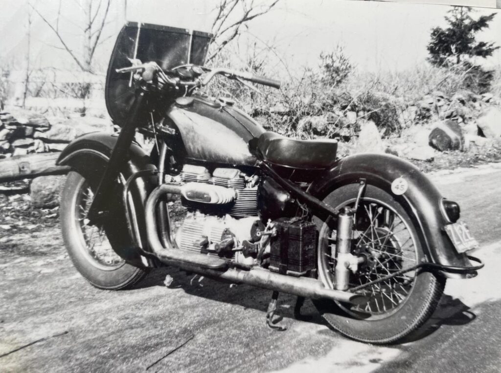 所さん⭐INDIAN FOUR 1932 直列4気筒エンジン搭載