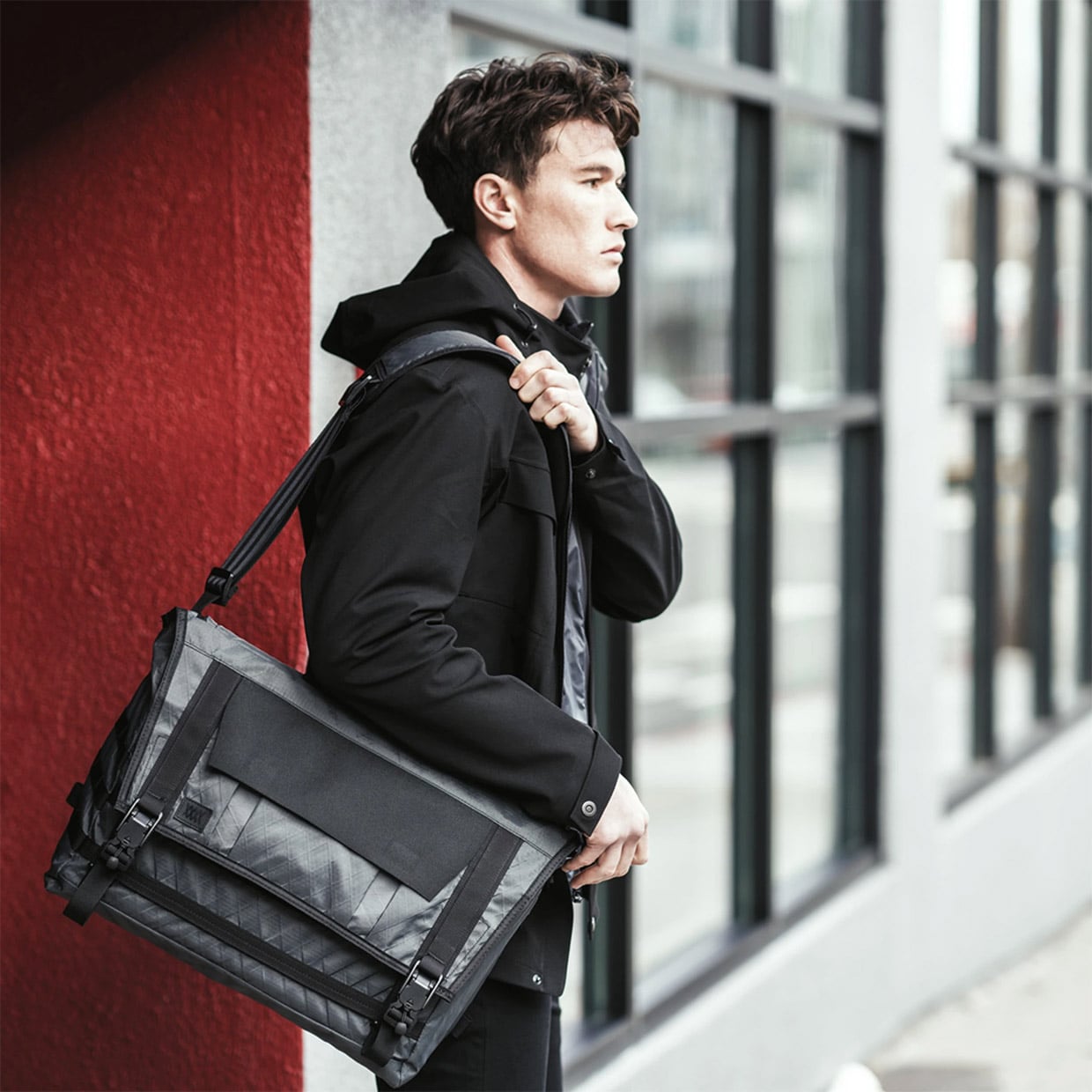 Mission Workshop's The Khyte Laptop Bag Is Durable and Weatherproof