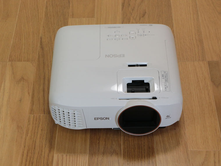 エプソン EH-TW5750を天吊り金具スパイダー2で天吊設置する方法