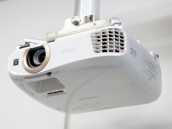 EH-TW5350を天吊り金具スパイダー2で天吊設置する方法