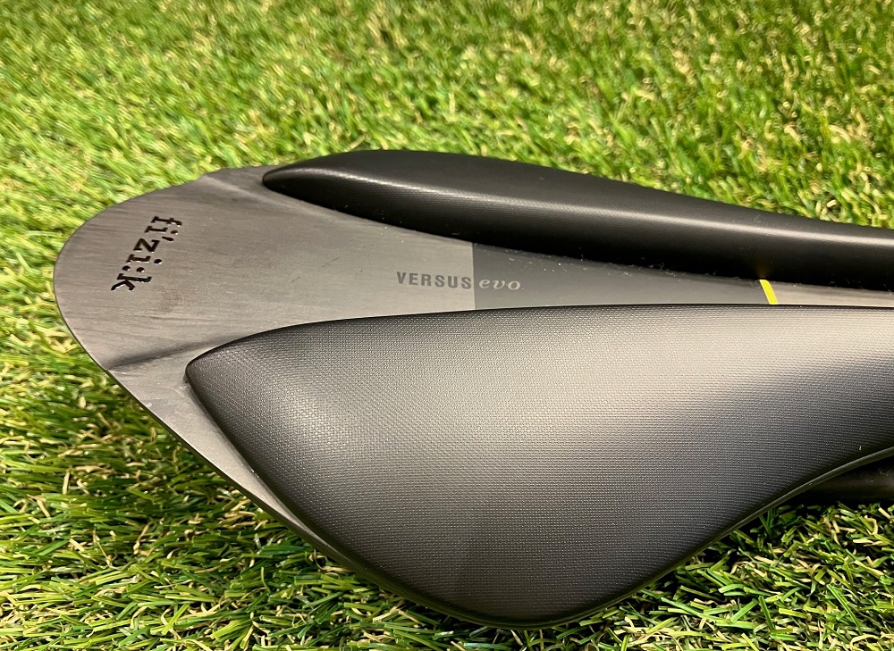 2024 SUMMER SALE 』開催中 フィジークの名作サドル ハイエンドモデル