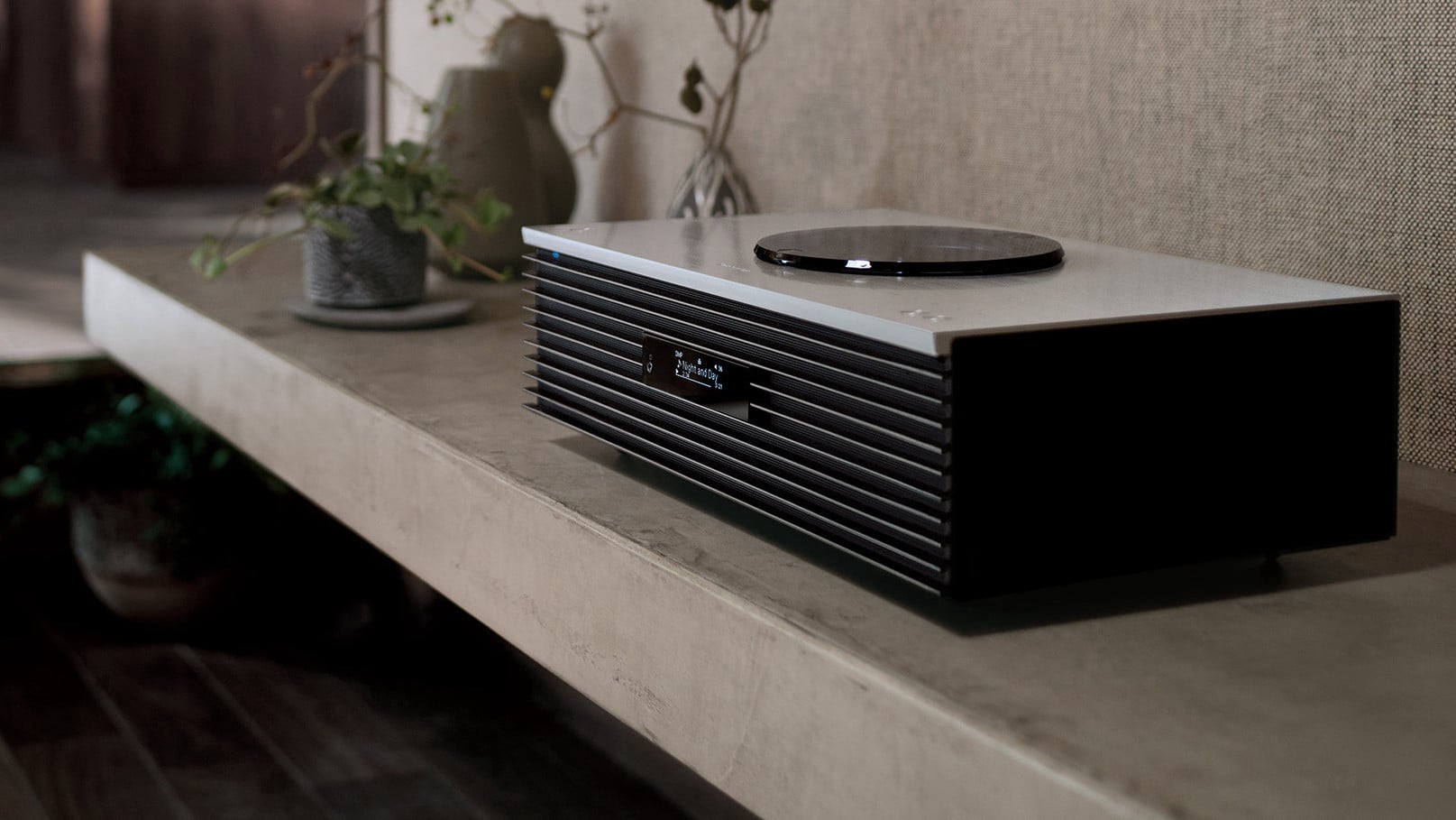 Panasonic Technics OTTAVA f SC-C70 music system has a full range