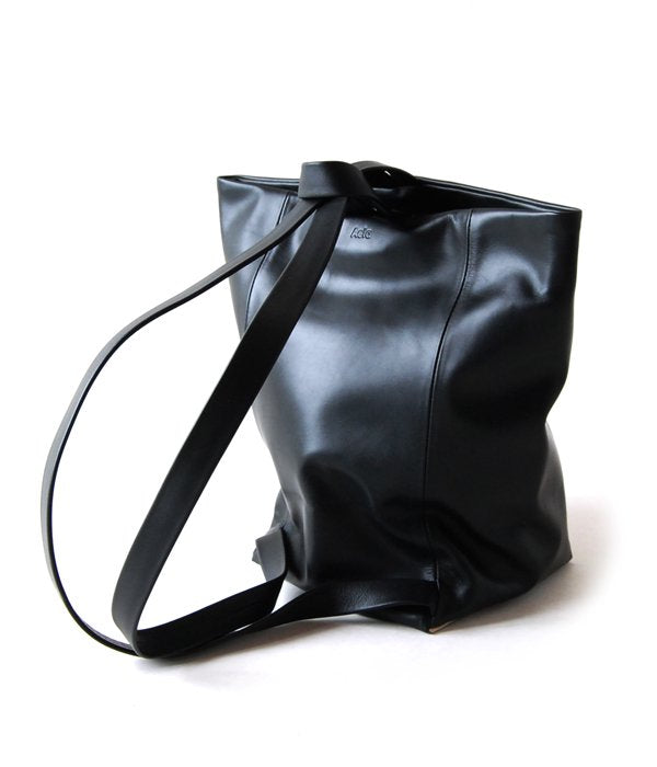 Aeta/COW KIP LEATHER RUCKSACK M (BLACK)