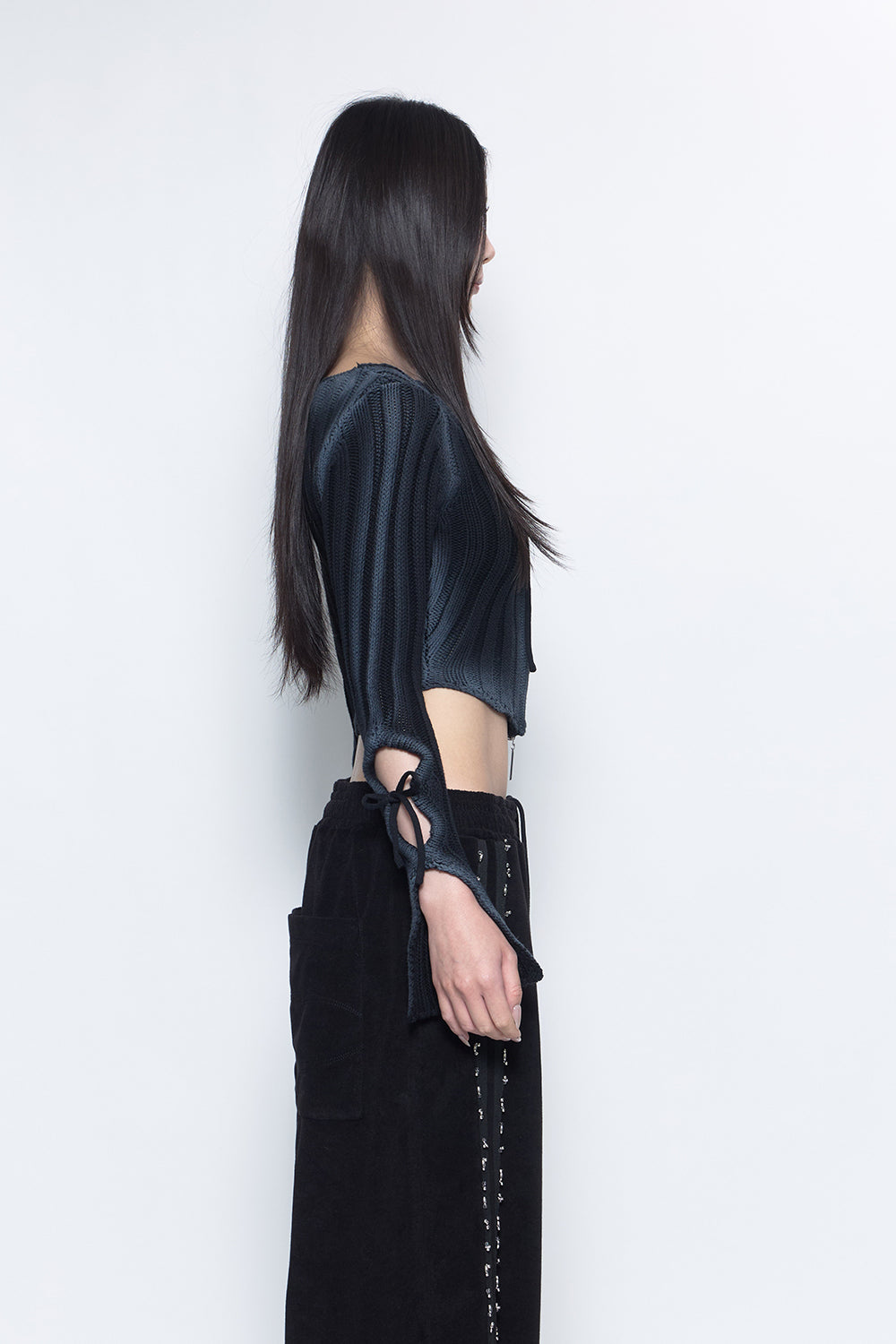 THEREDTHREAD / ザレッドスレッド】S zip cutout knit tops